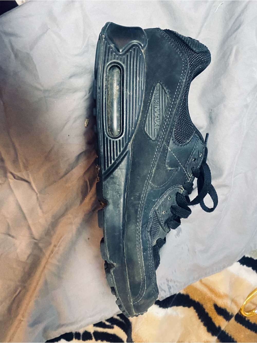 Black nike airs